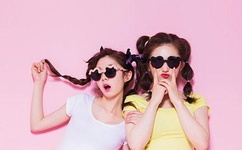 模特大胆展阴扒B艺术图